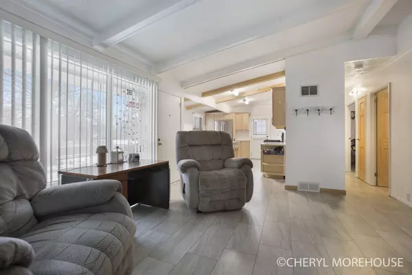 1332 Cedar NE Street Grand Rapids, MI 49503