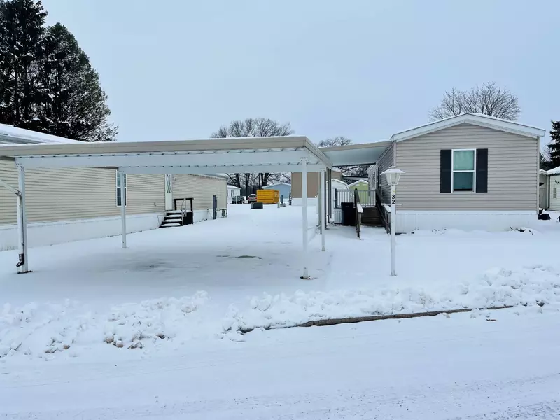 69205 Garver Lake Rd #Lot 32, Edwardsburg, MI 49112