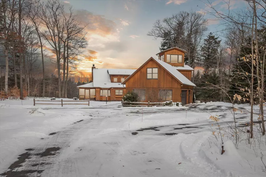 1408 Taquaka Road, Frankfort, MI 49635