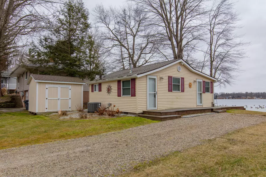 23014 Lake Shore Drive, Gobles, MI 49055