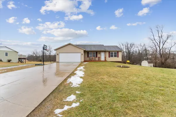 4745 Thornbird Dr, Middleville, MI 49333