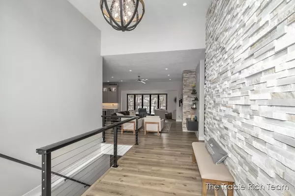 321 N Main Street Rockford, MI 49341