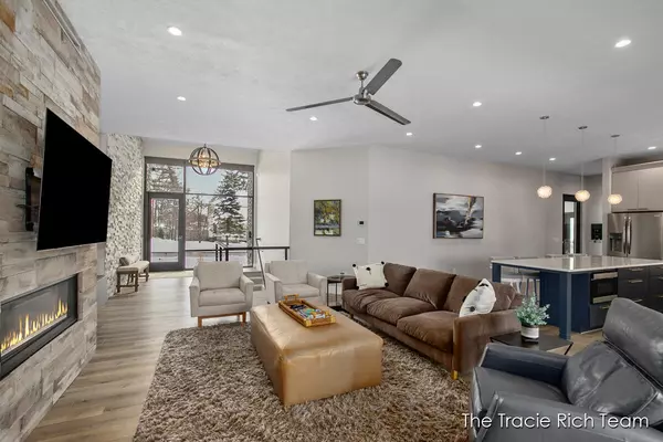 321 N Main Street Rockford, MI 49341