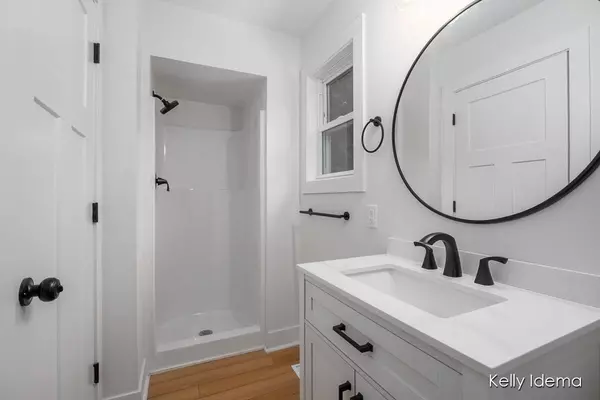 8585 Algoma NE Avenue Rockford, MI 49341