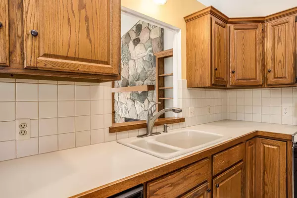 2775 Woodlawn SE Court Grand Rapids, MI 49546