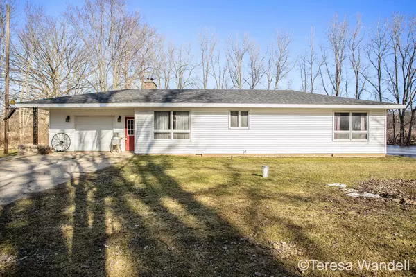 7525 Thornapple Lake Road, Nashville, MI 49073