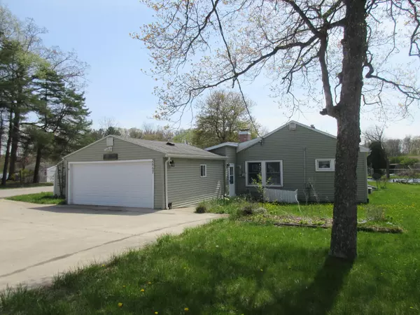 2667 Panama Drive, Delton, MI 49046