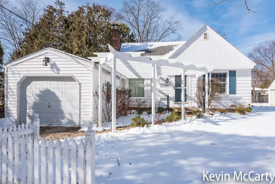 1781 Warwick SE Road, East Grand Rapids, MI 49506