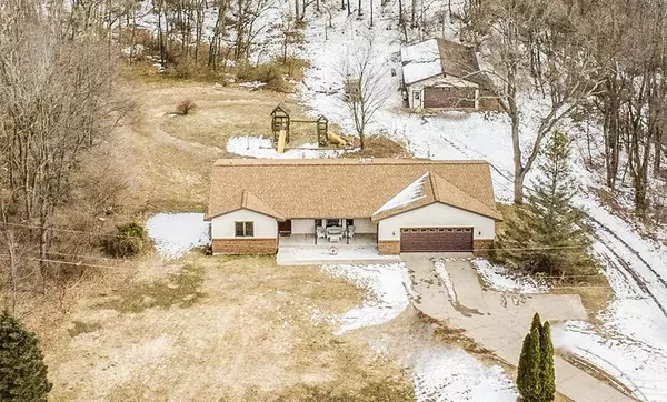 9310 Pine Island Drive, Sparta, MI 49345