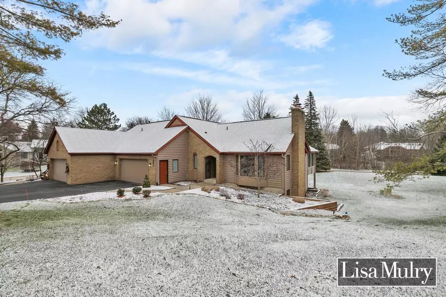 2344 Grouse SE Court #32, Grand Rapids, MI 49546