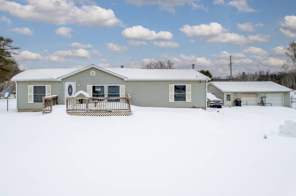 4090 W Battle Road, Farwell, MI 48622