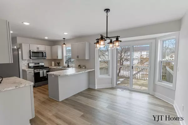 1739 waldorn NE Avenue Grand Rapids, MI 49505