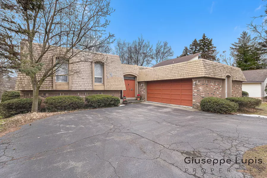 2635 Middlebelt Road, West Bloomfield, MI 48324