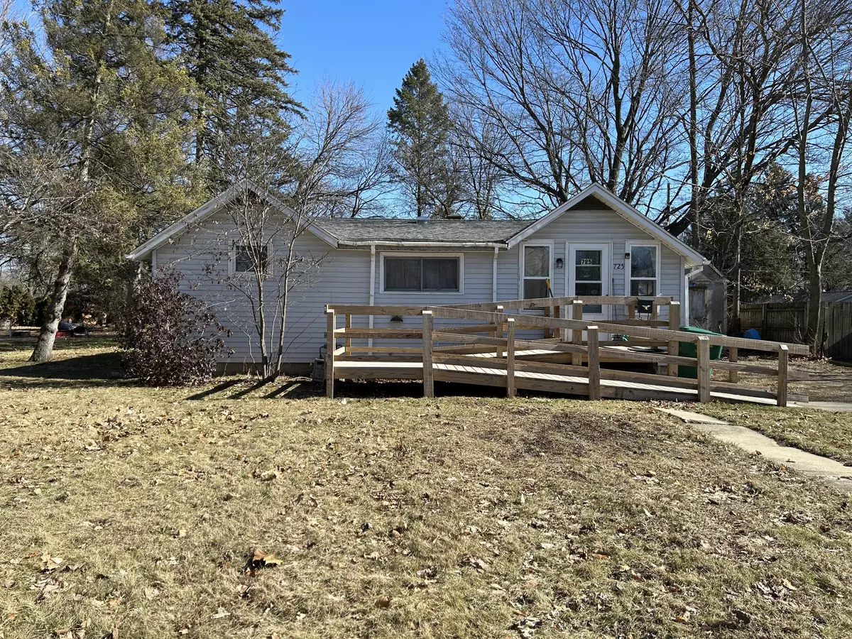 Constantine, MI 49042,725 White Pigeon Road