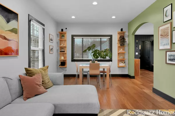 1504 Walker NW Avenue Grand Rapids, MI 49504