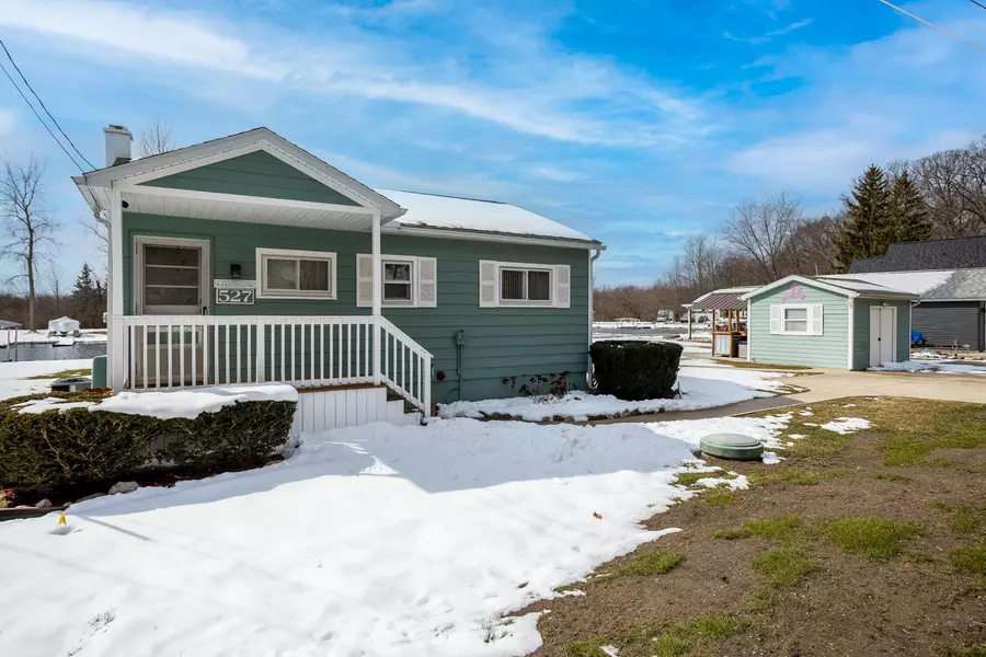 527 Canal Drive, Brooklyn, MI 49230