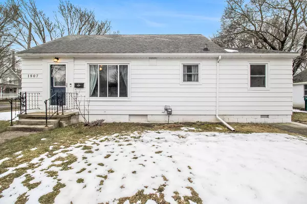 Lansing, MI 48910,1807 Delevan Avenue