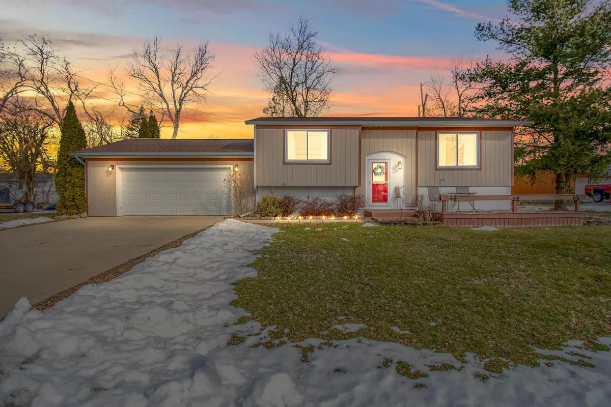 Jonesville, MI 49250,414 Austin Drive