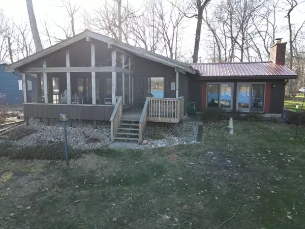 Paw Paw, MI 49079,64433 Parkwood Court