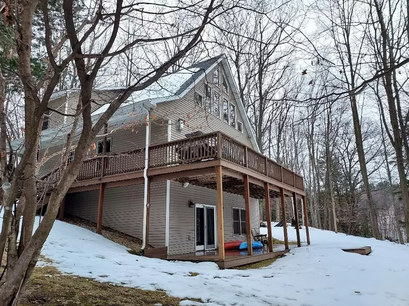 9823 lake miramichi Drive, Evart, MI 49631