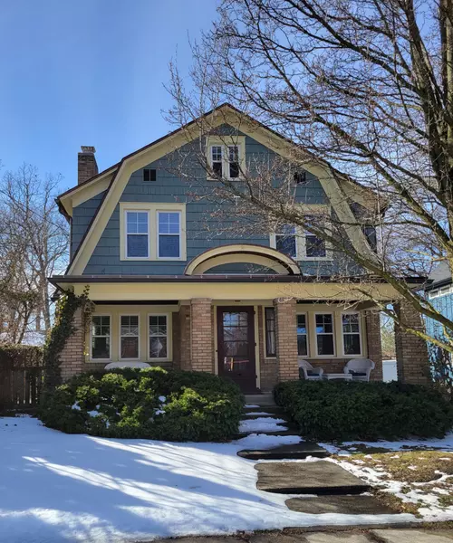 745 Gladstone SE Drive, East Grand Rapids, MI 49506