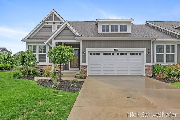 3052 Brayridge Drive, Jenison, MI 49428