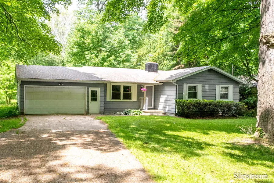 9565 N Royston Road, Grand Ledge, MI 48837