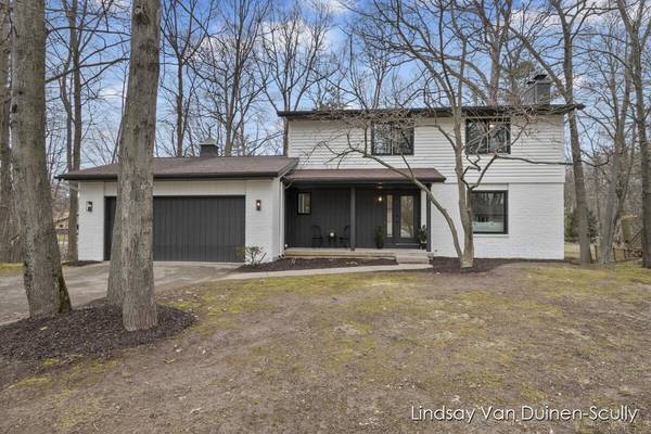 1617 Scott Creek NE Court, Belmont, MI 49306