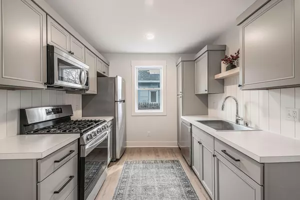 2115 De Hoop Avenue Wyoming, MI 49509