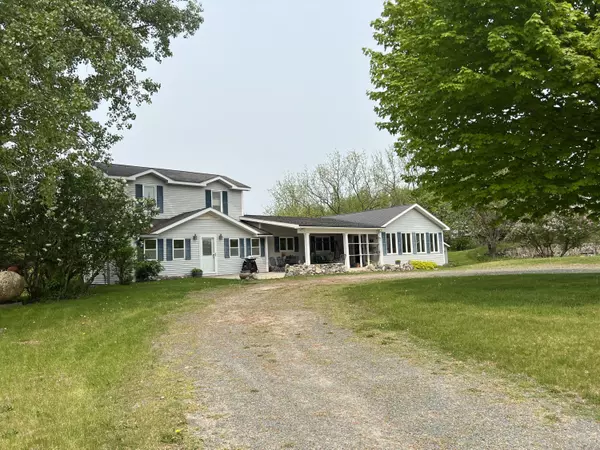 2779 S Tuttle Road, Scottville, MI 49454