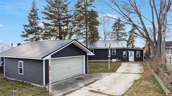 6867 Debralyn Drive, Unionville, MI 48767