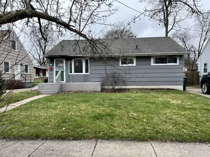 1811 Victor Avenue, Lansing, MI 48910