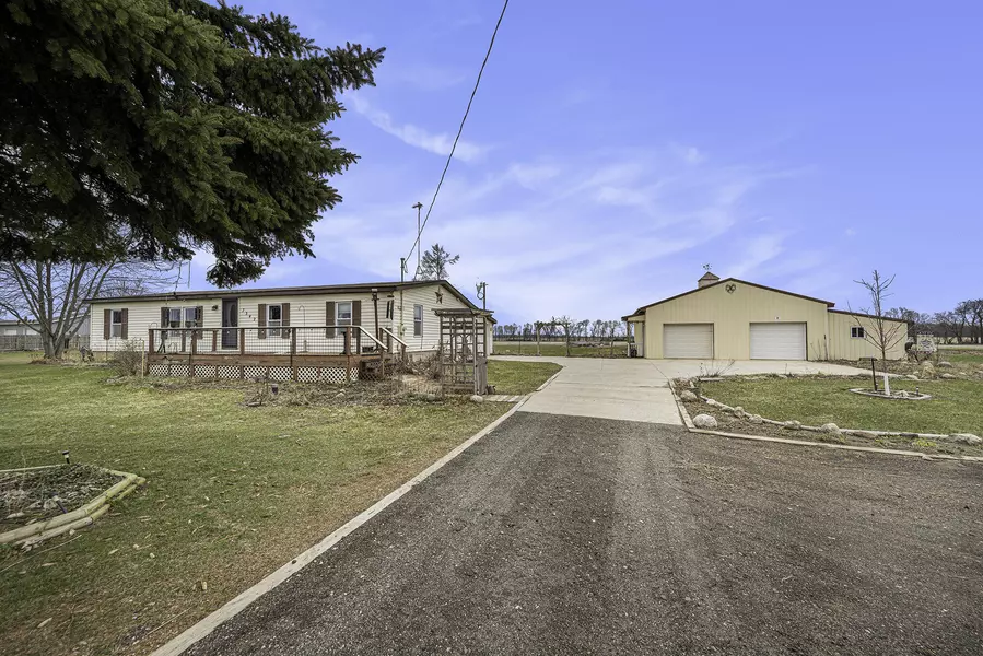 7342 County Farm Road, Greenville, MI 48838