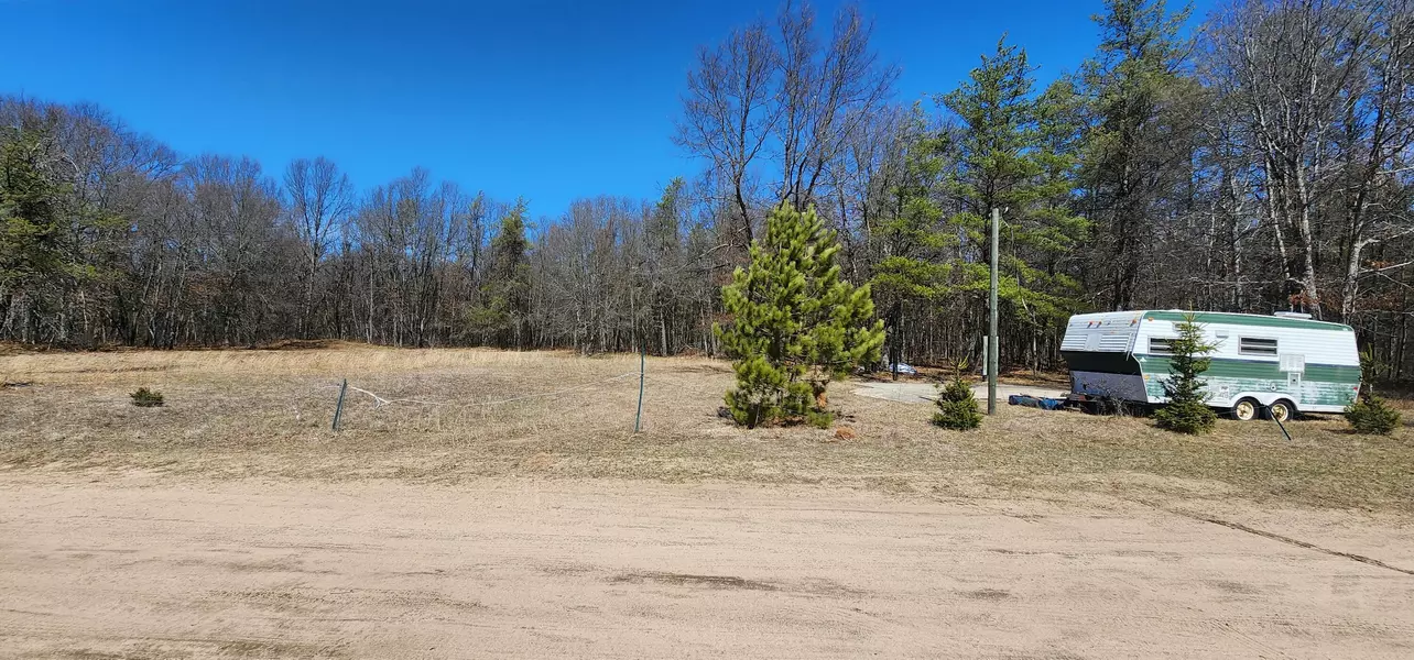 2442 E 38th Street, Idlewild, MI 49642