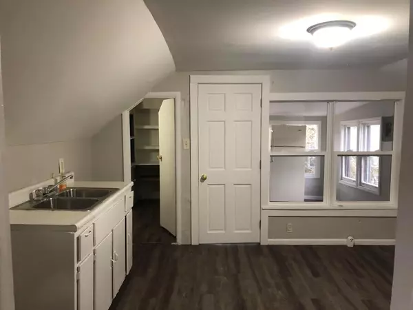 Muskegon, MI 49441,933 W Southern Avenue