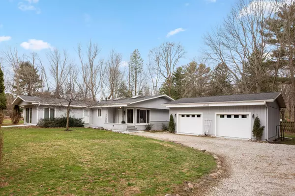 12242 Tower Hill Road, Sawyer, MI 49125