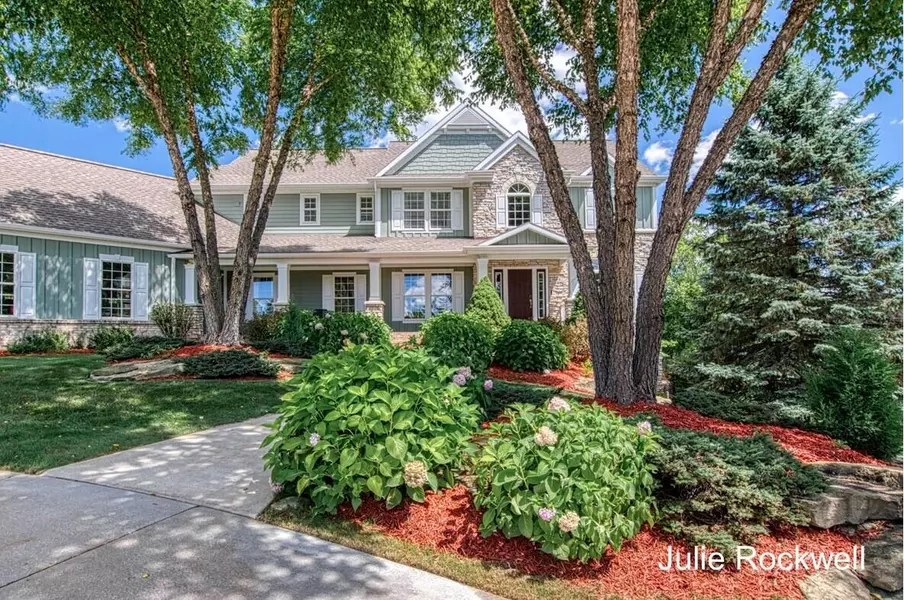 1068 Whitewood Farms NE Court, Grand Rapids, MI 49525