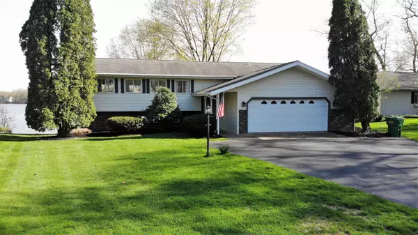 61840 Bayshore Drive, Sturgis, MI 49091