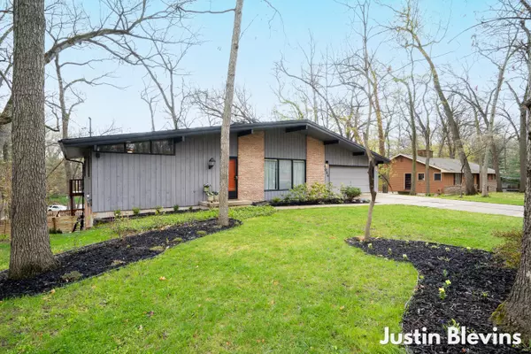 Ada, MI 49301,3054 Colchester SE Drive