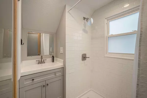 320 Rosemary SE Street Grand Rapids, MI 49507