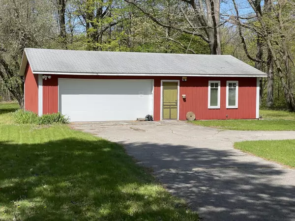 Three Oaks, MI 49128,6115 Indian Trail Road