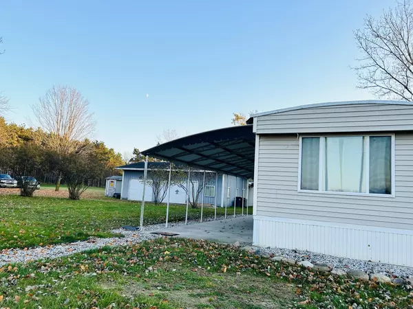 Six Lakes, MI 48886,5225 Edgar Road