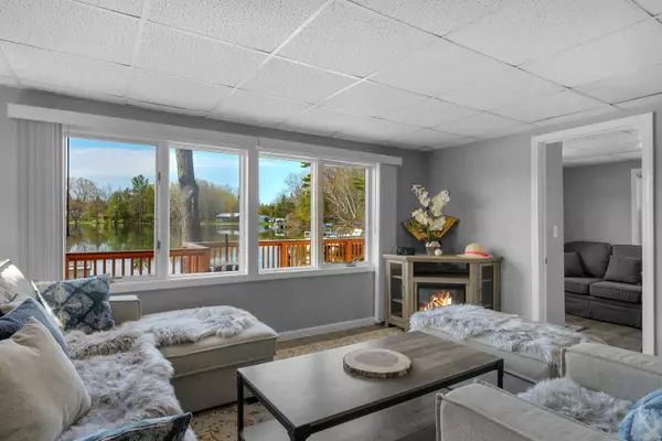 301 N Coolidge Drive Six Lakes, MI 48886