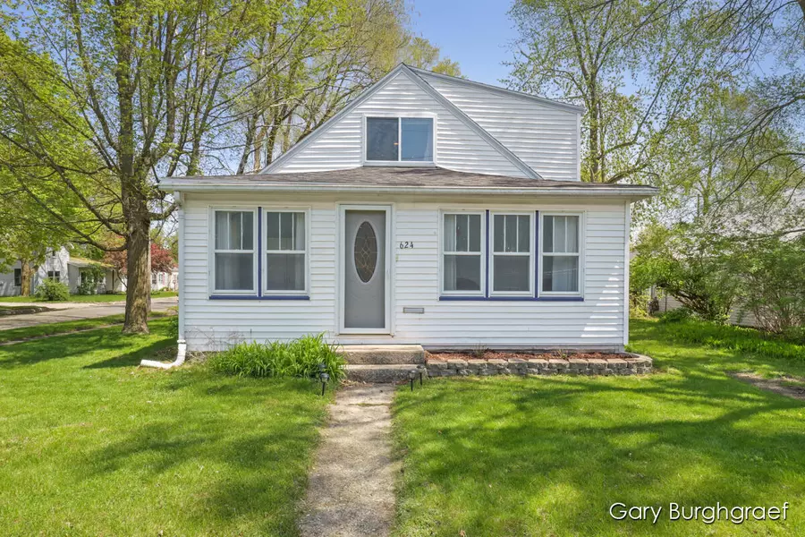 624 N Irving Street, Greenville, MI 48838