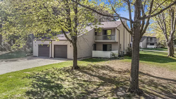 17442 Parkwood Drive #B, Spring Lake, MI 49456
