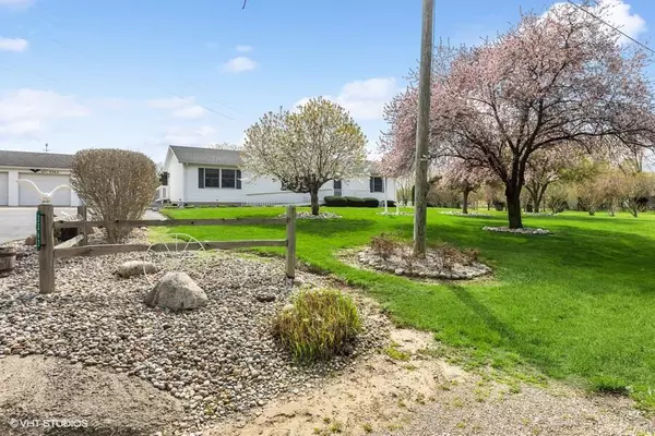 Eau Claire, MI 49111,3363 Hillandale Road