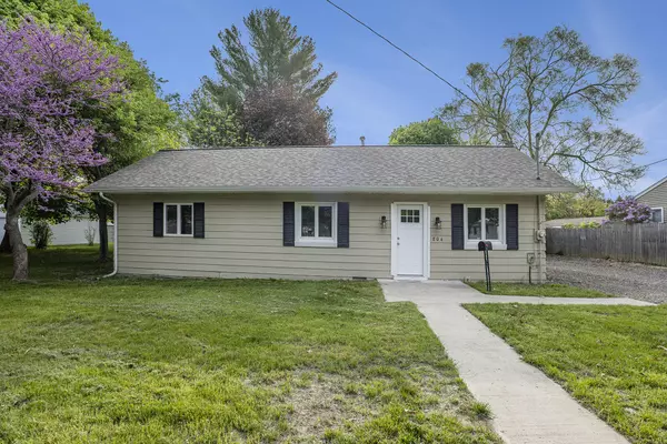 Greenville, MI 48838,804 S Cedar Street