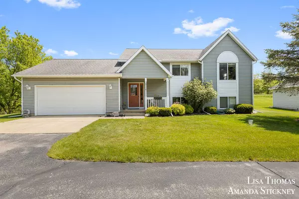 8118 Timpson SE Avenue, Alto, MI 49302