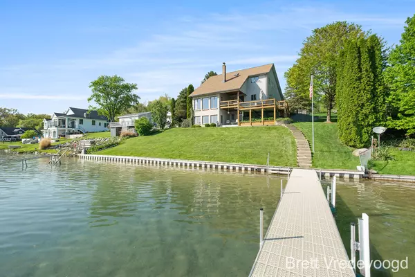 Wayland, MI 49348,12635 Oakwood Shores Street