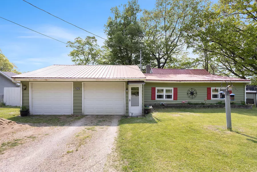 202 Tuttle Park Drive, Sherwood, MI 49089